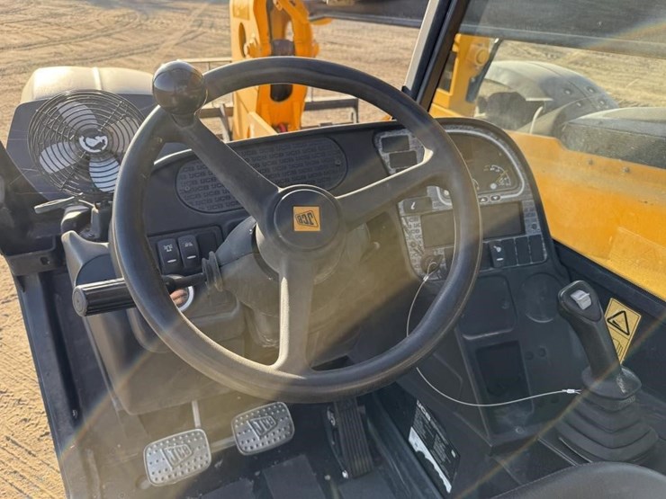 2018-jcb-509-42-telescopic-reachlift-image-8
