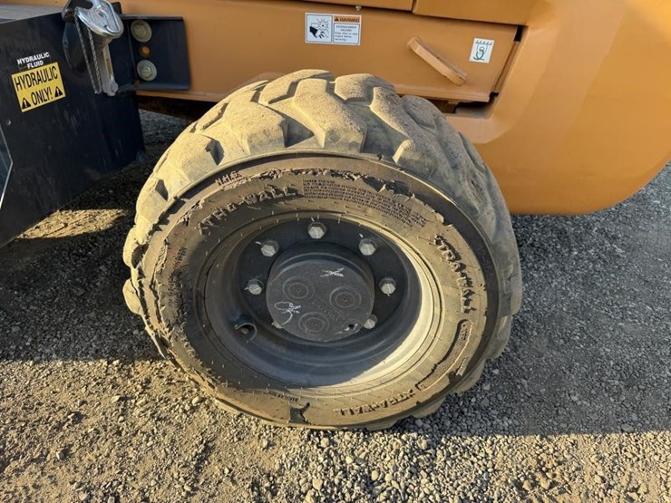 2019-case-588h-rough-terrain-forklift-image-32