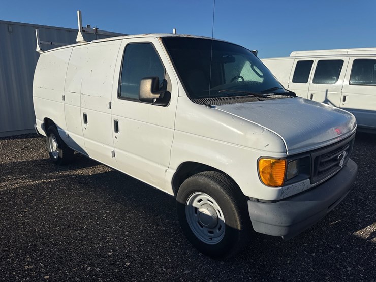 #264-•-2006-ford-econoline-van-image-4