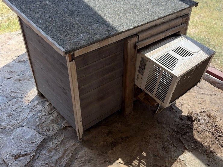 #6-•-fancy-dog-house-with-air-conditioning-27x42-image-2