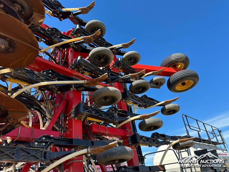 2011-bourgault-3310-55-55-ft.-seeder-image-26