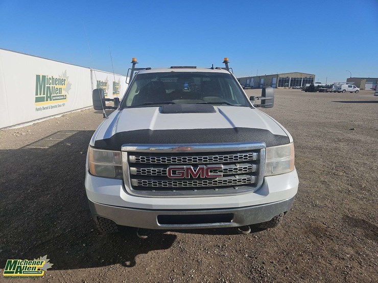 2013-gmc-sierra-3500hd-cc-4x4-s/a-deck-truck-image-8