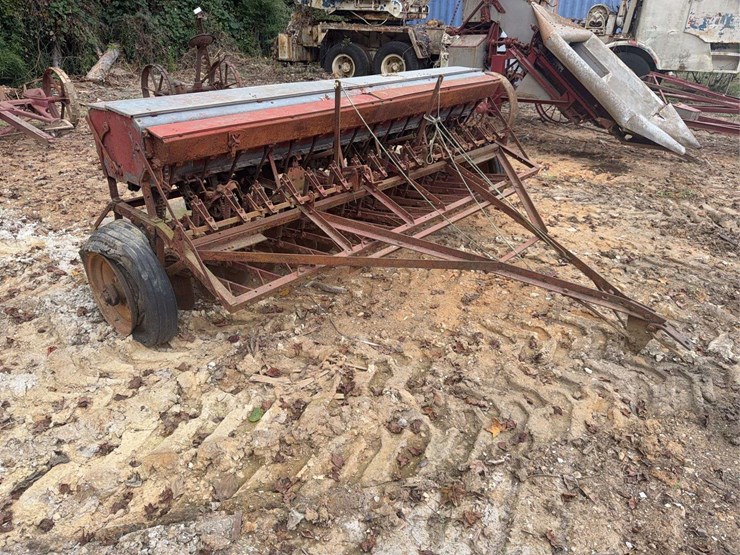 international-10’-grain-drill-image-5