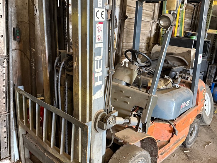 heli-cpyd25-ty2-h2000-series-4,600-lbs-cap.-mast-forklift-(inop)-image-2