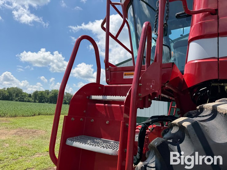 2006-case-ih-2388-axial-flow-combine-image-9