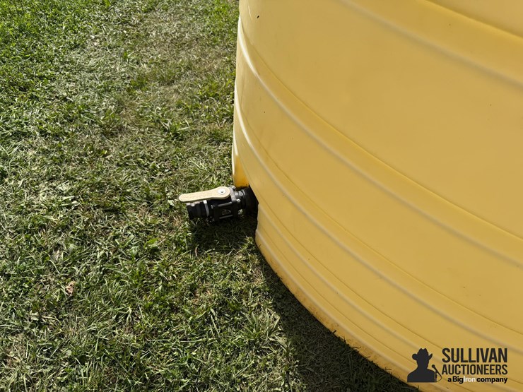 1,300-gal-poly-tank-image-16
