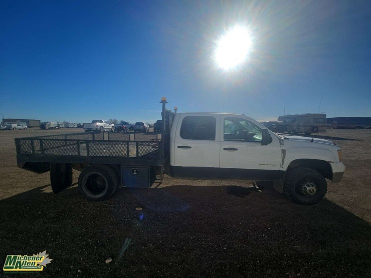 2013-gmc-sierra-3500hd-cc-4x4-s/a-deck-truck-image-7