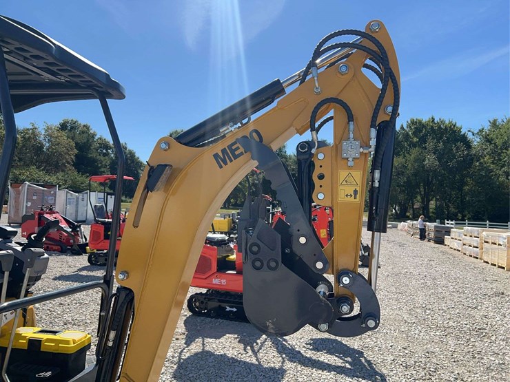 me20-mini-excavator-image-5