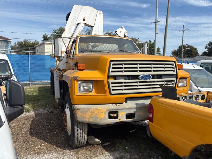 #64-•-1989-ford-ft900-crn-ford-ft900-crn-image-2