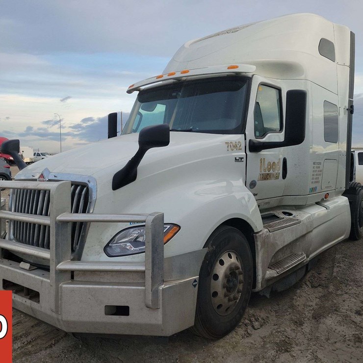 Non-Operable 2022 International LT625 T/A Wet Kit Day Cab Tractor