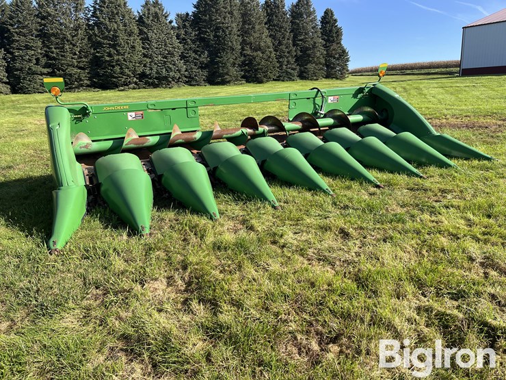 2015-john-deere-608c-corn-head-w/ez-trail-header-trailer-image-3