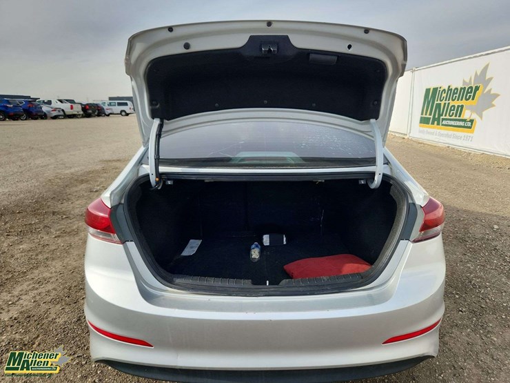 2018-hyundai-elantra-4dr-sedan-image-23