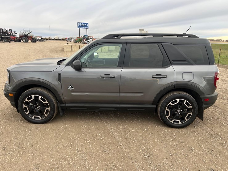 2023-ford-bronco-image-8