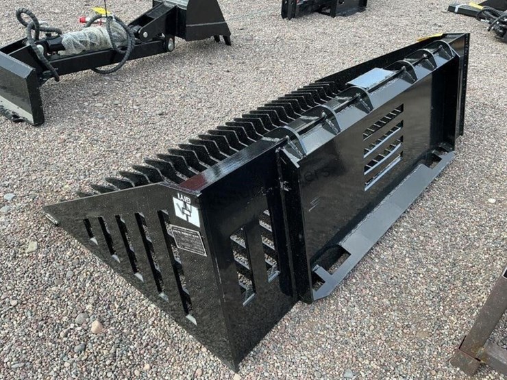 2026-giyi-66in-rock-bucket-for-skid-steer-image-3