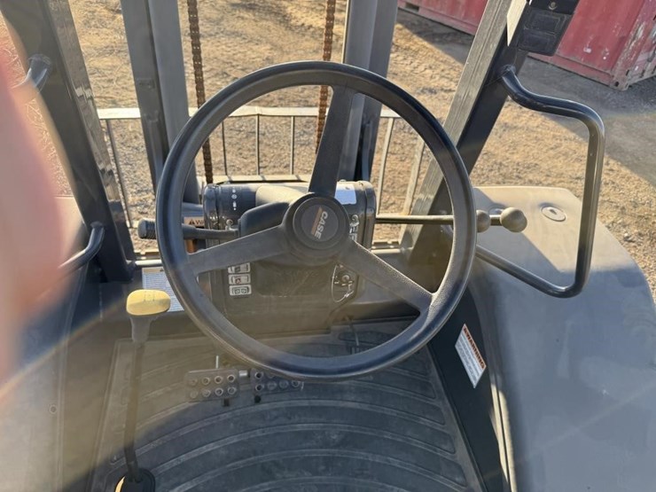 2019-case-588h-rough-terrain-forklift-image-8