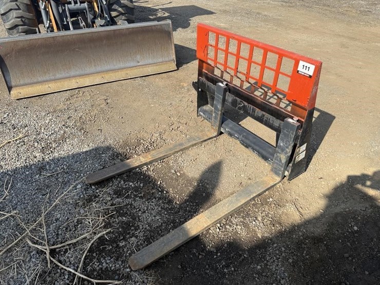 skid-steer-fork-attachment-image-1