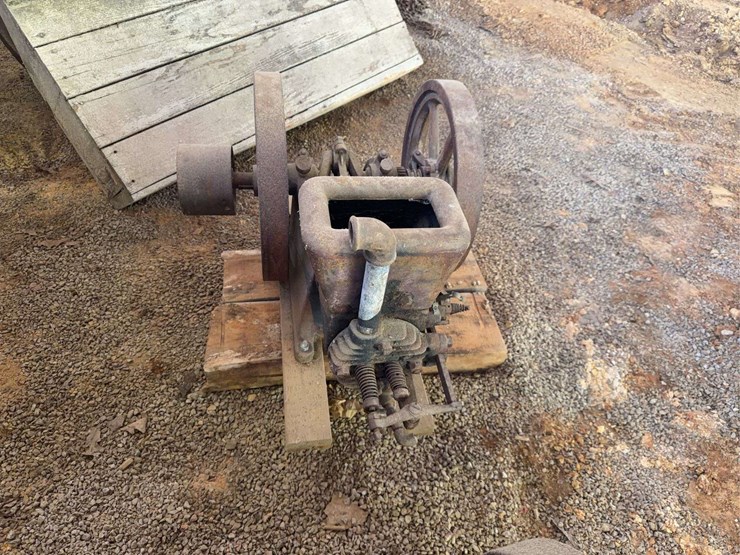 associated-2hp-gas-engine-image-4