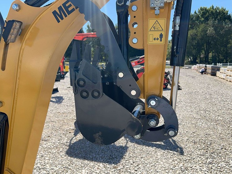 me20-mini-excavator-image-8