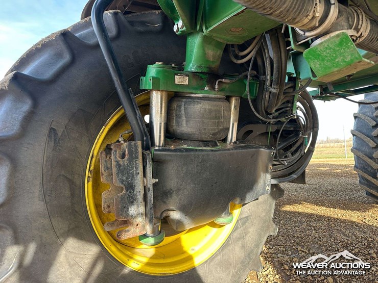 2014-john-deere-r4030-4x4-high-clearance-self-propelled-sprayer-image-47