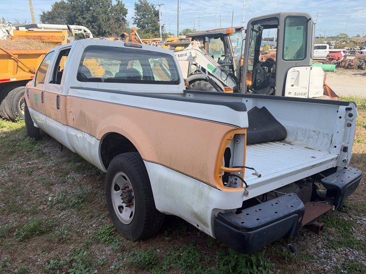 #88-•-2009-ford-super-duty-f-250-crew-cab-pickup-truck-image-3
