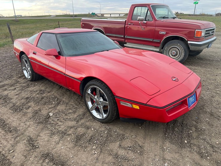 1988-chevrolet-corvette-image-3
