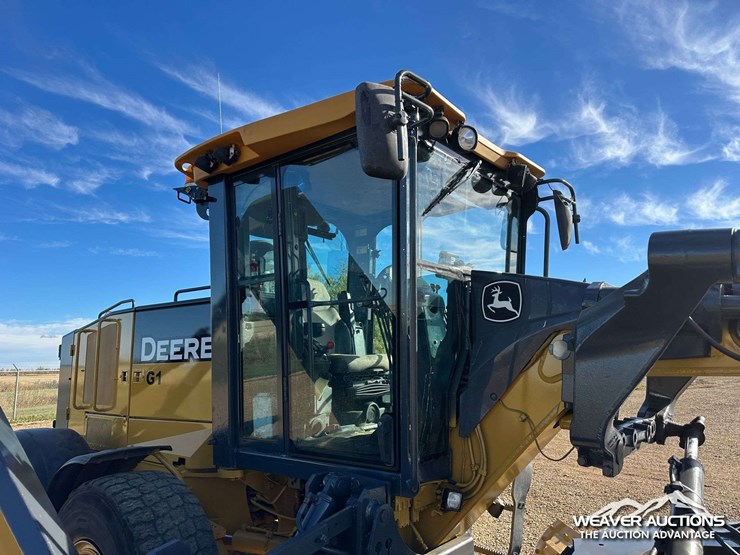 2011-john-deere-772g-awd-motor-grader-image-61