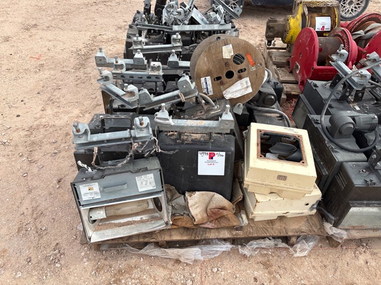 pallet-of-(13)-floodlights-image-1