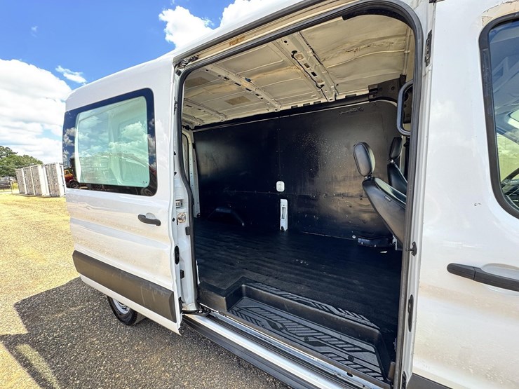 #252-•-2020-ford-transit-250-image-8