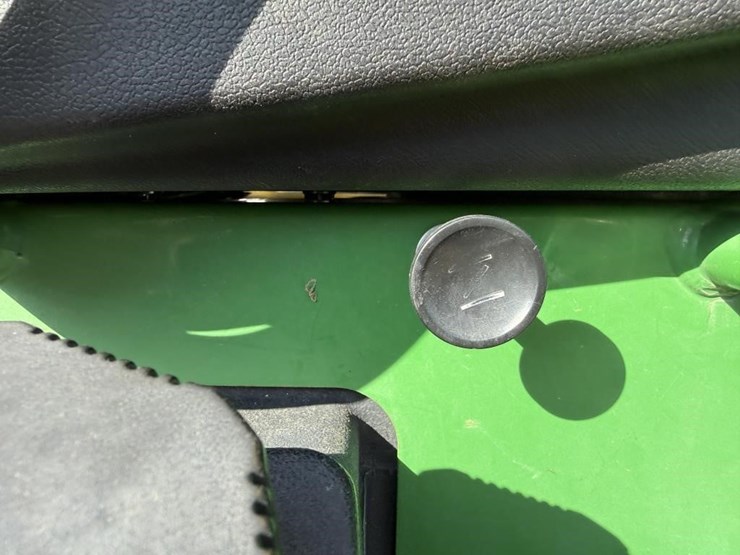 john-deere-gator-image-10