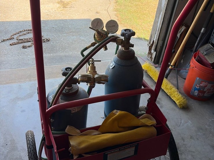 #41-•-oxygen-acetylene-torch-outfit-with-dolly,-regulators-accessories-image-8