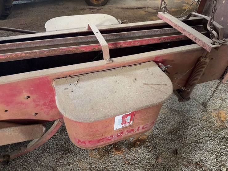 mccormick-56-t-square-baler-image-21