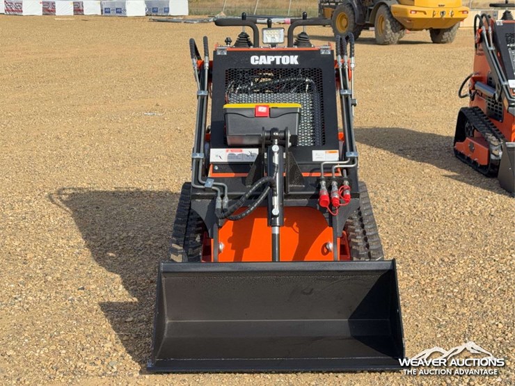 2026-captok-skid-steer-loader-image-14