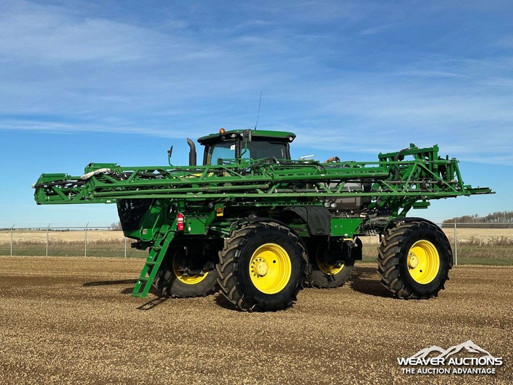 2014-john-deere-r4030-4x4-high-clearance-self-propelled-sprayer-image-1