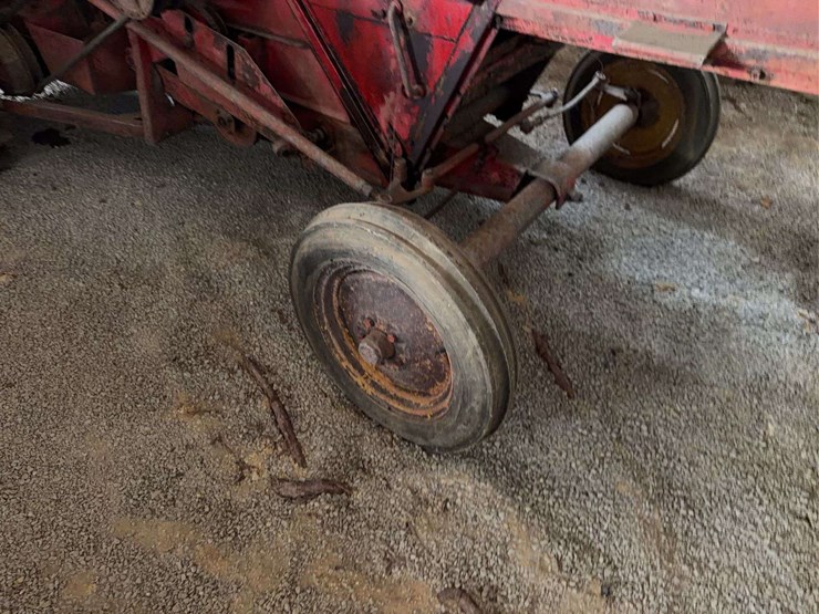 massey-harris-35-combine-image-22