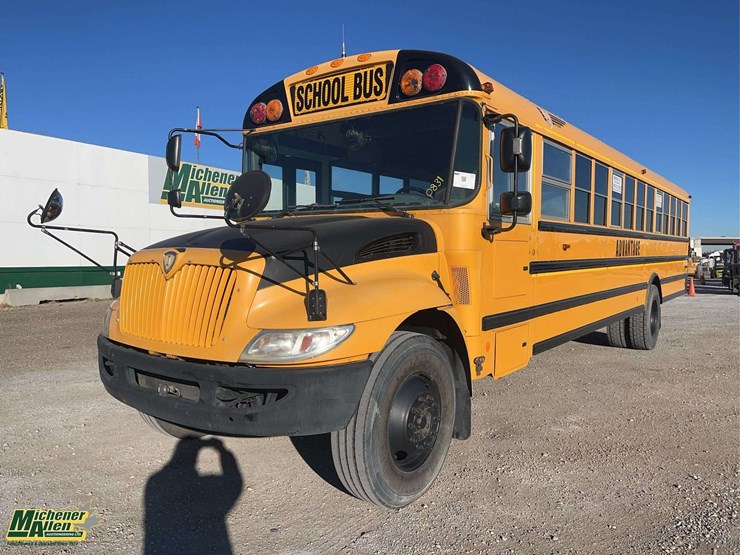 2014-ic-bus-ce-series-s/a-46-passenger-bus-image-1