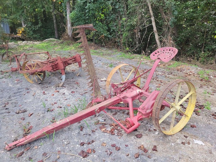 international-no.-7-sickle-mower-image-1