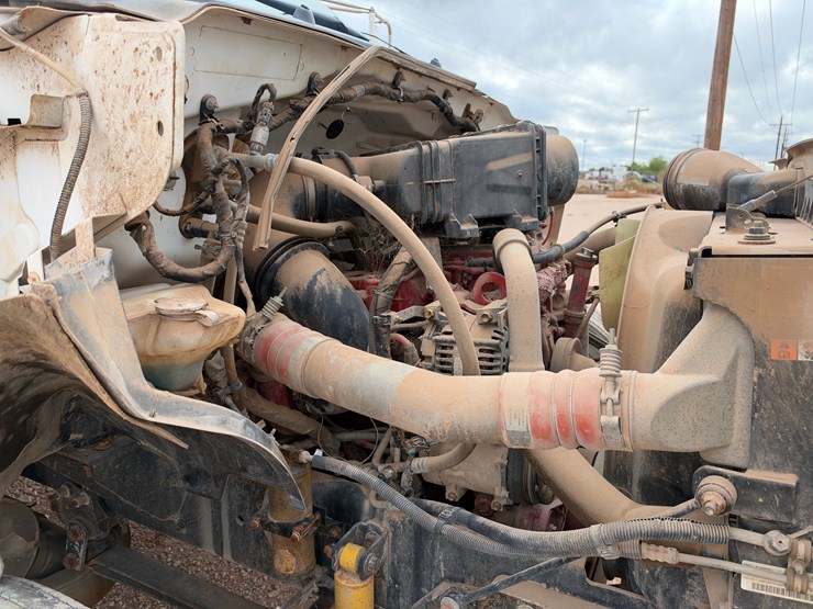 2013-ford-f-650-super-duty-winch-truck-image-6