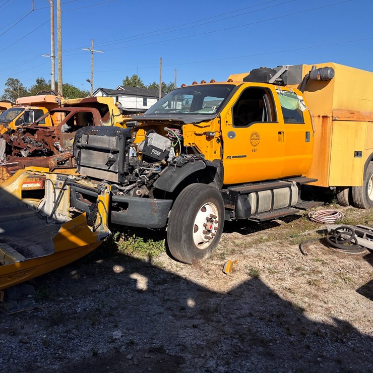 #9 • 2017 Ford Super Duty Utility Truck with Service Body