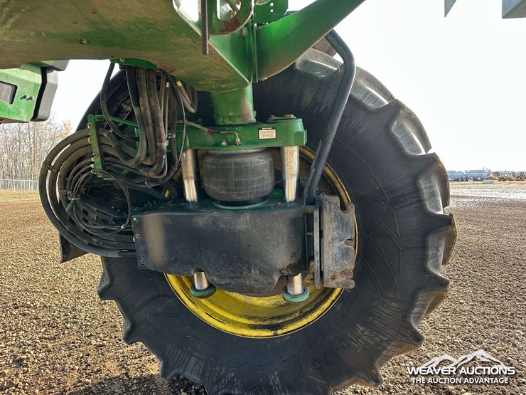 2014-john-deere-r4030-4x4-high-clearance-self-propelled-sprayer-image-48