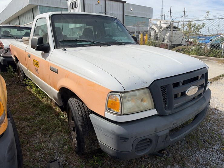 #69-•-2009-ford-ranger-regular-cab-pickup-truck-image-2