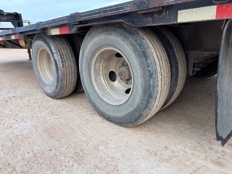 32’-circle-m-hitensile-dual-tandem-axle-gooseneck-trailer-w/-dove-tail-&-ramps-image-6