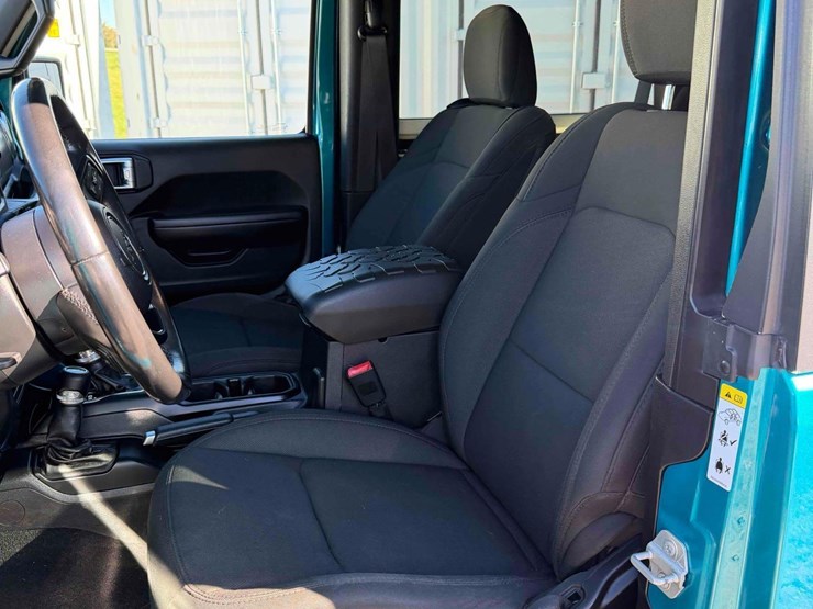 2019-jeep-wrangler-sport-image-16