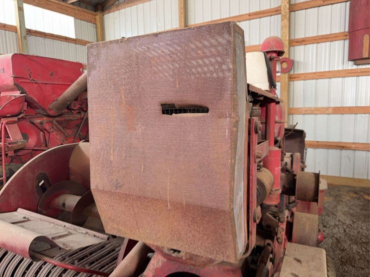 mccormick-56-t-square-baler-image-9