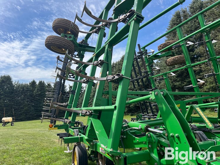 2011-john-deere-2210-31'5"-field-cultivator-image-14