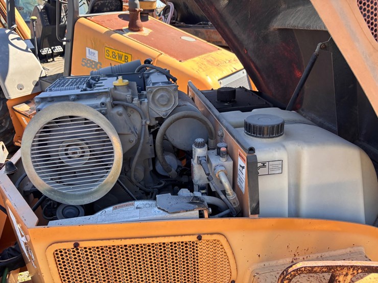 #44-•-case-dv202-compact-tandem-vibratory-roller-image-8