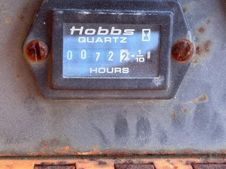 #39-•-case-115-crawler-loader-with-front-bucket-image-18