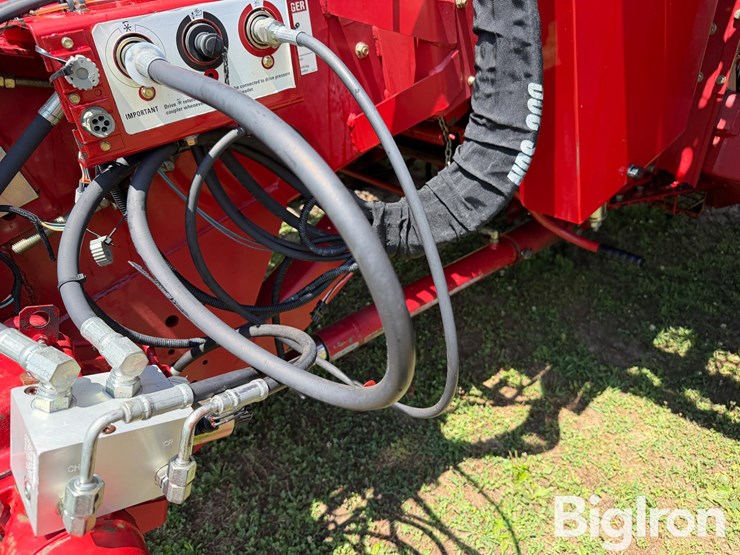 2006-case-ih-2388-axial-flow-combine-image-15