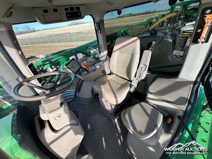 2014-john-deere-r4030-4x4-high-clearance-self-propelled-sprayer-image-7