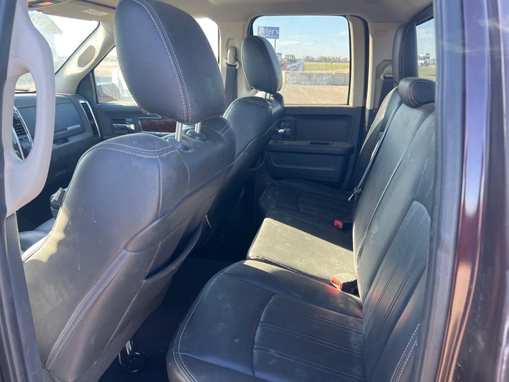 2012-dodge-ram-1500-laramie-pickup-image-13