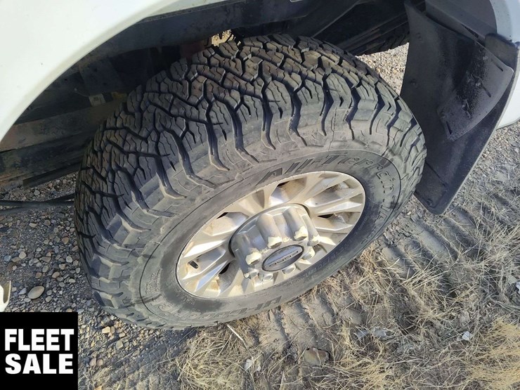 non-operable-2022-ford-f-350-super-duty-4x4-xlt-4dr-crew-cab-8-ft.-lb-srw-image-23